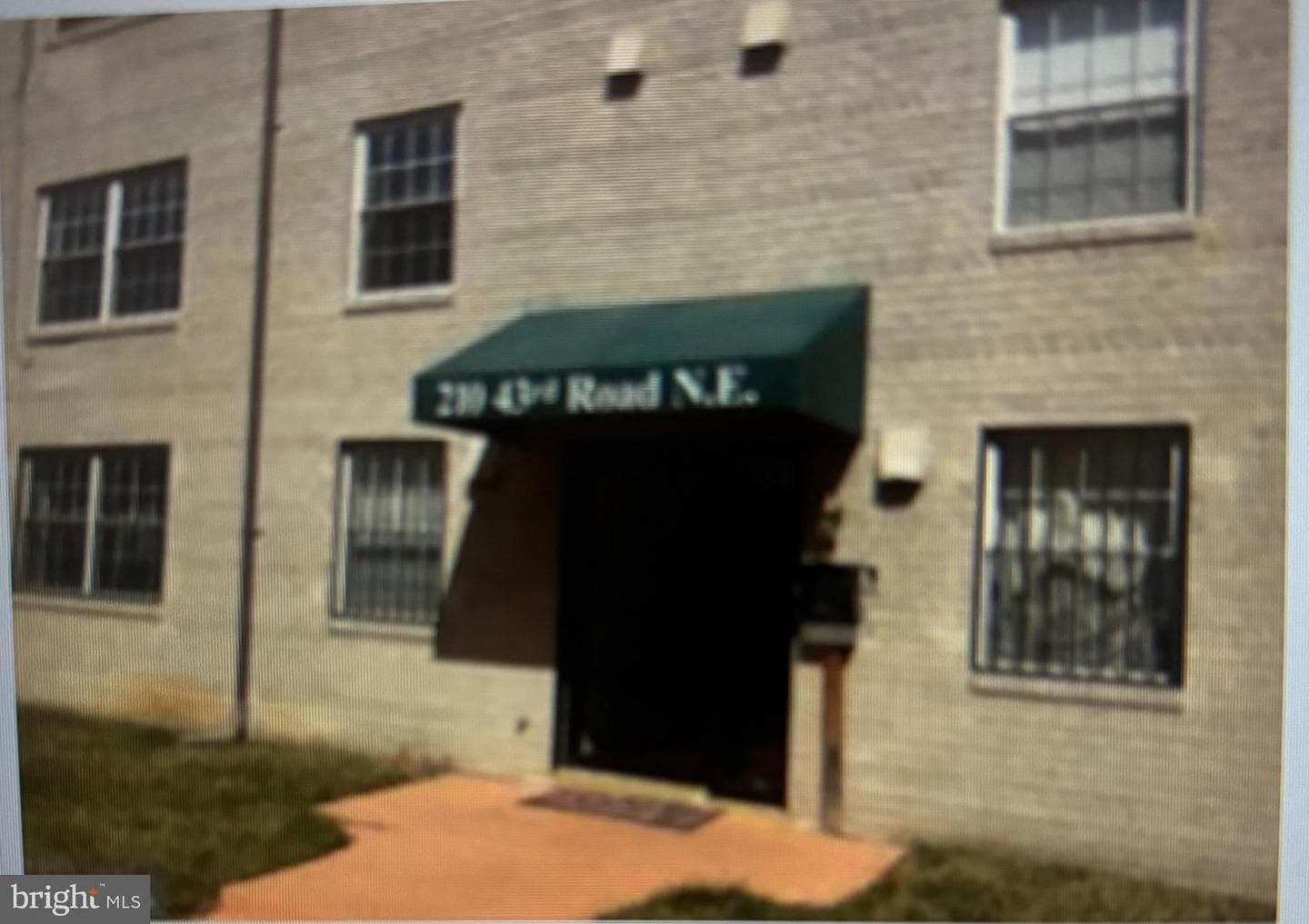 210 43rd Road NE #b3