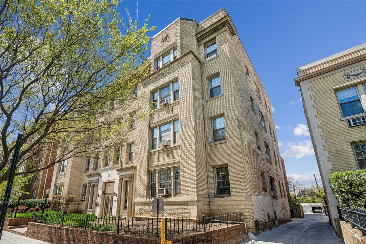 3010 Wisconsin Avenue NW #209 photo 25