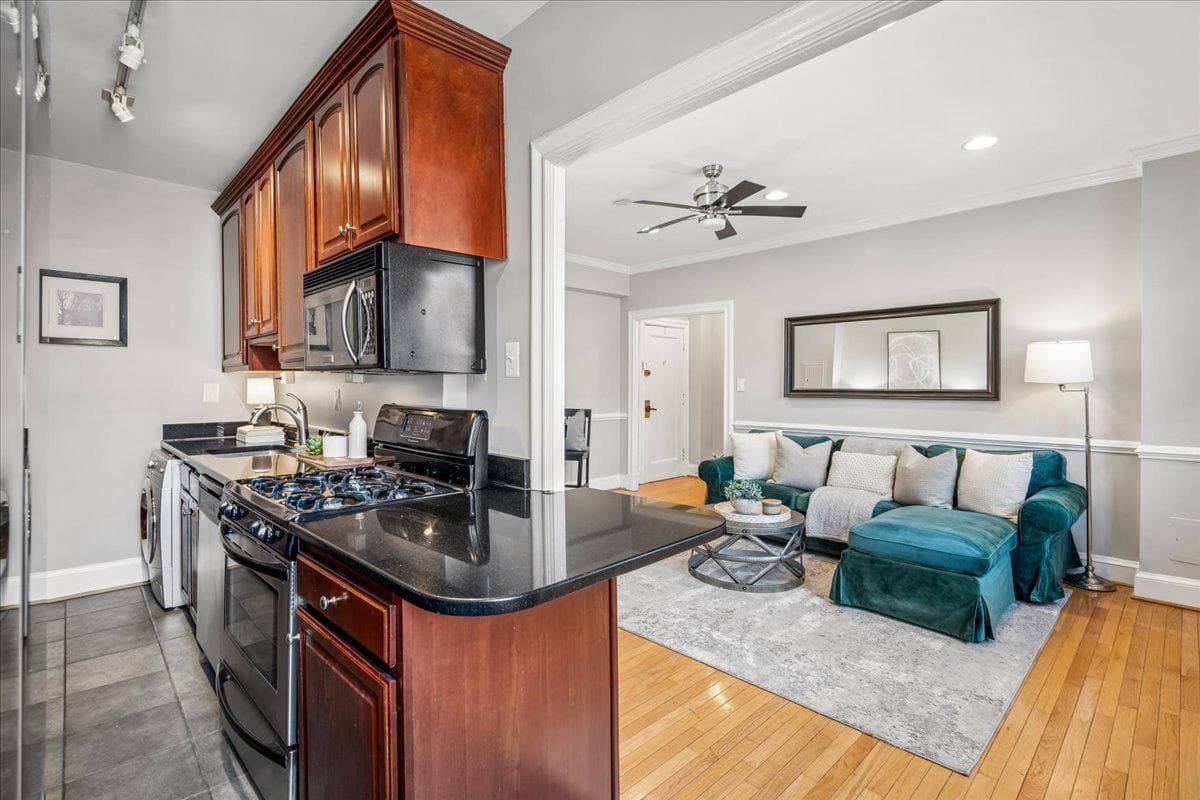3010 Wisconsin Avenue NW #209 photo 4