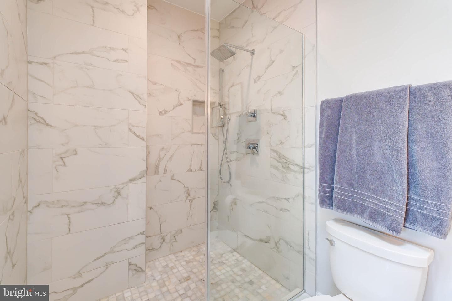 1211 Constitution Avenue NE photo 9