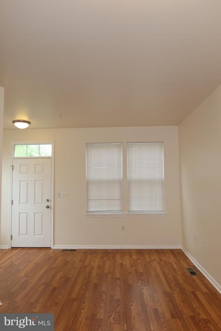 1512 Tanner Court SE photo 7