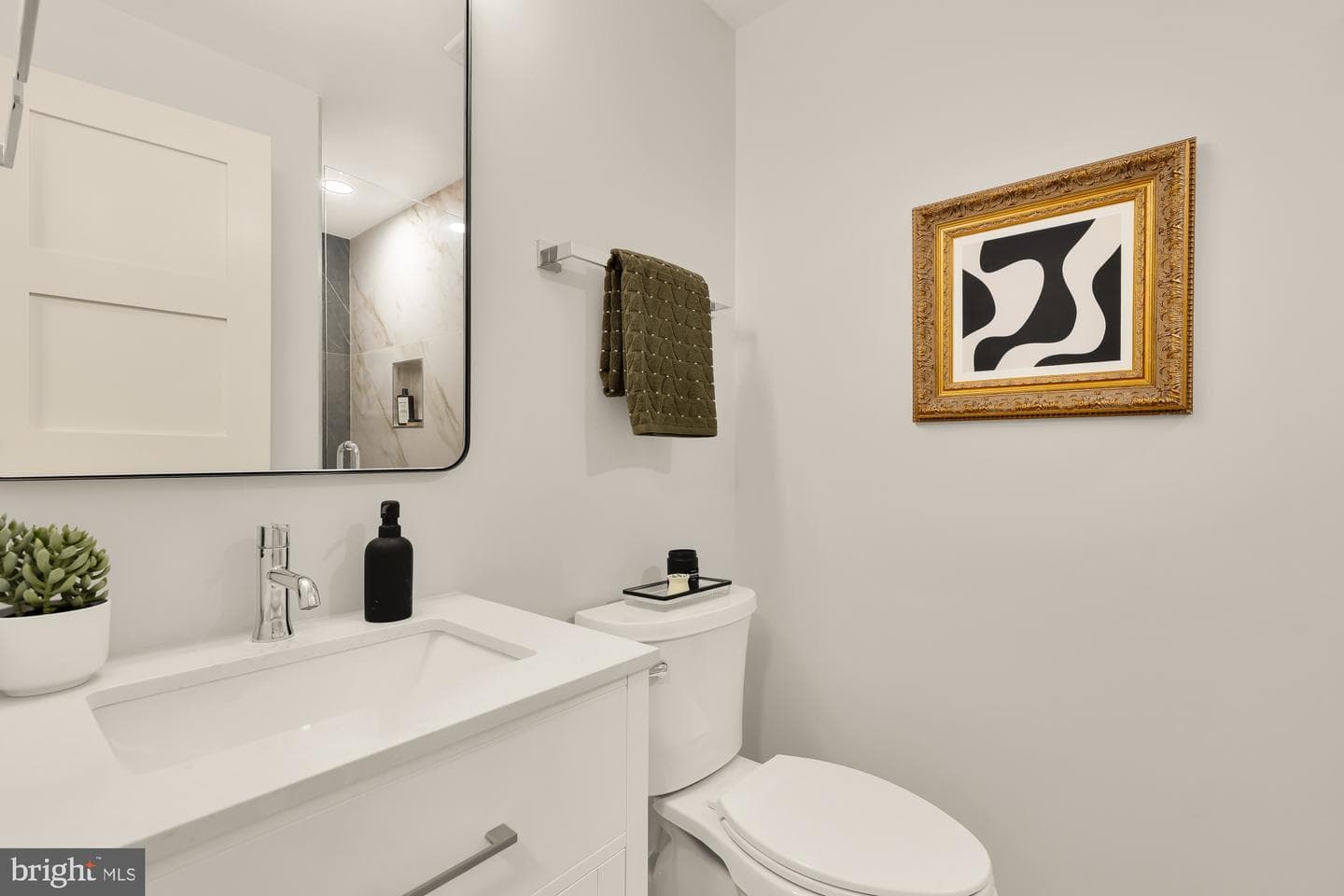 647 G Street SE #2 photo 23