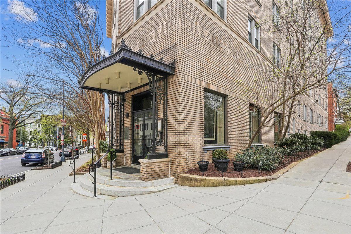2129 Florida Avenue NW #407 photo 2