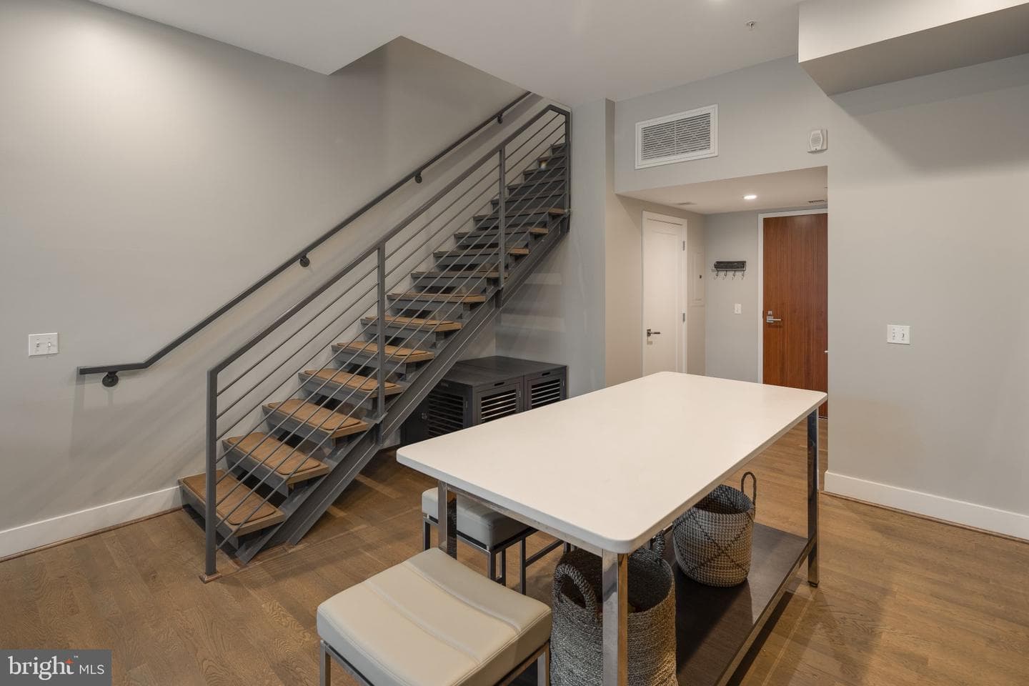 525 SW Water Street SW #404 photo 5