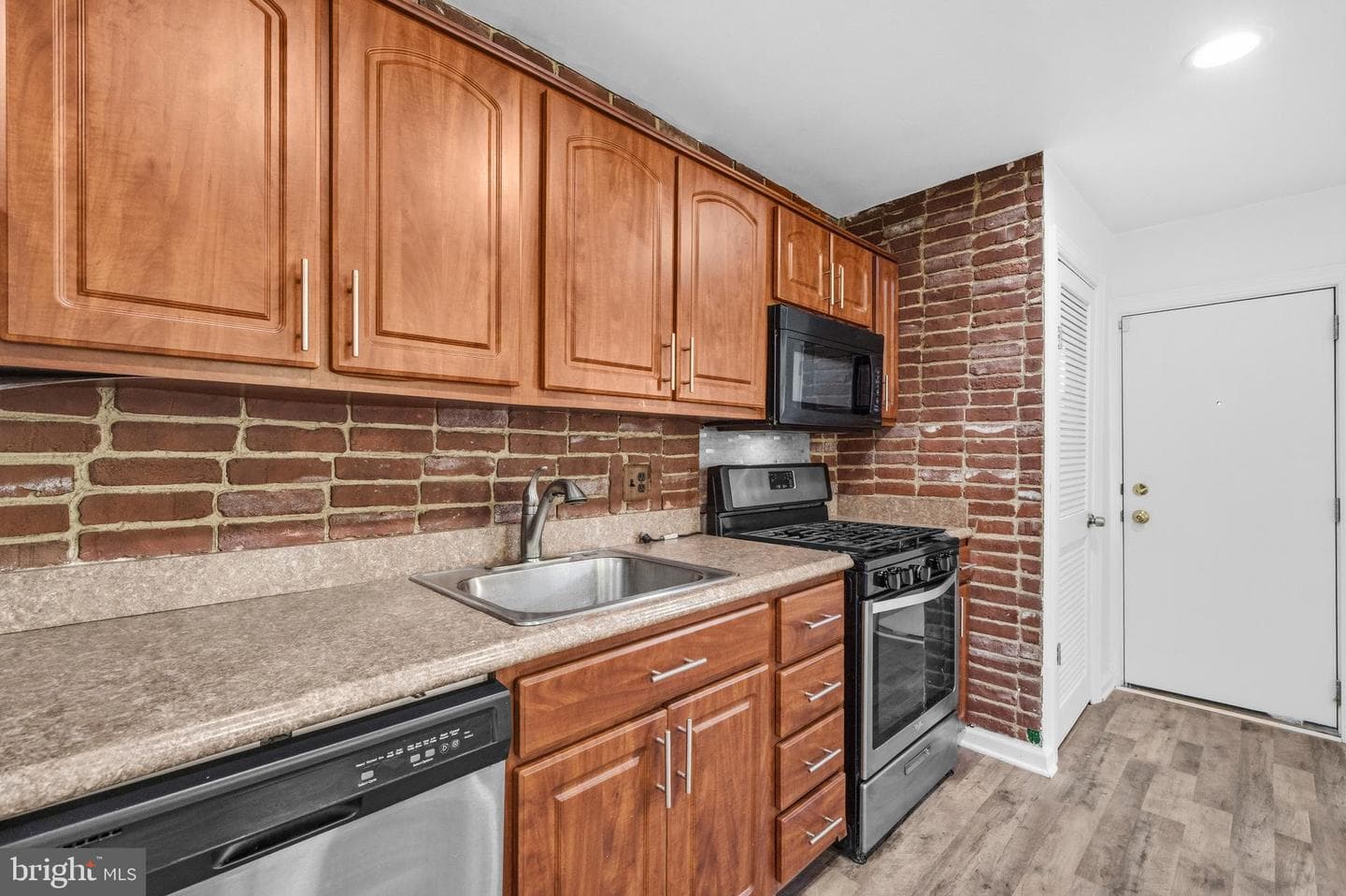 520 49th Street NE photo 11