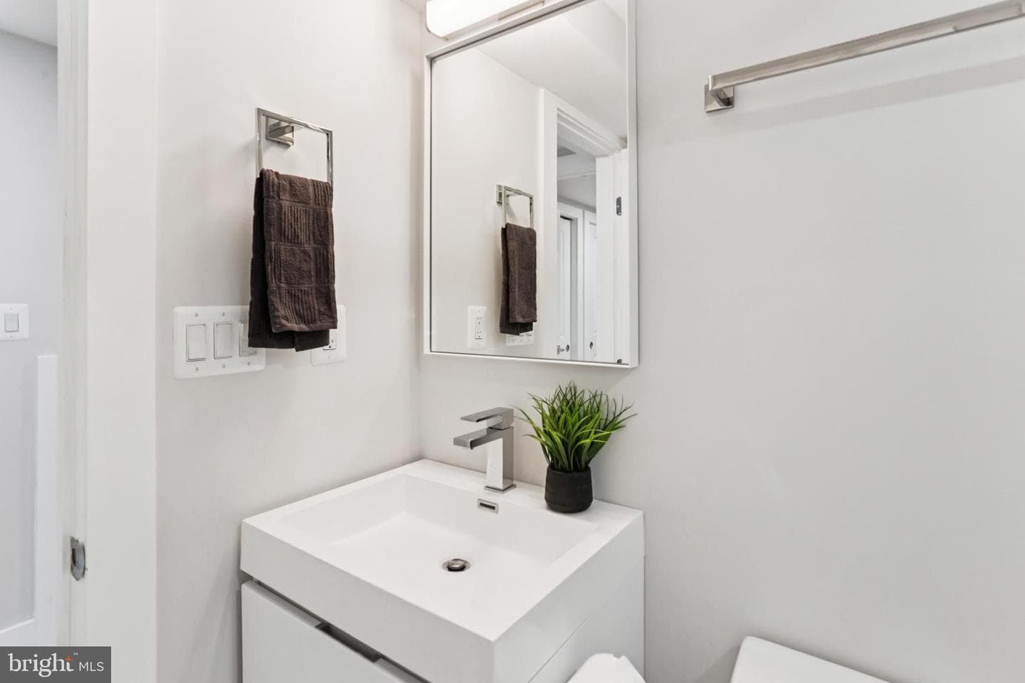 208 Webster Street NW photo 40