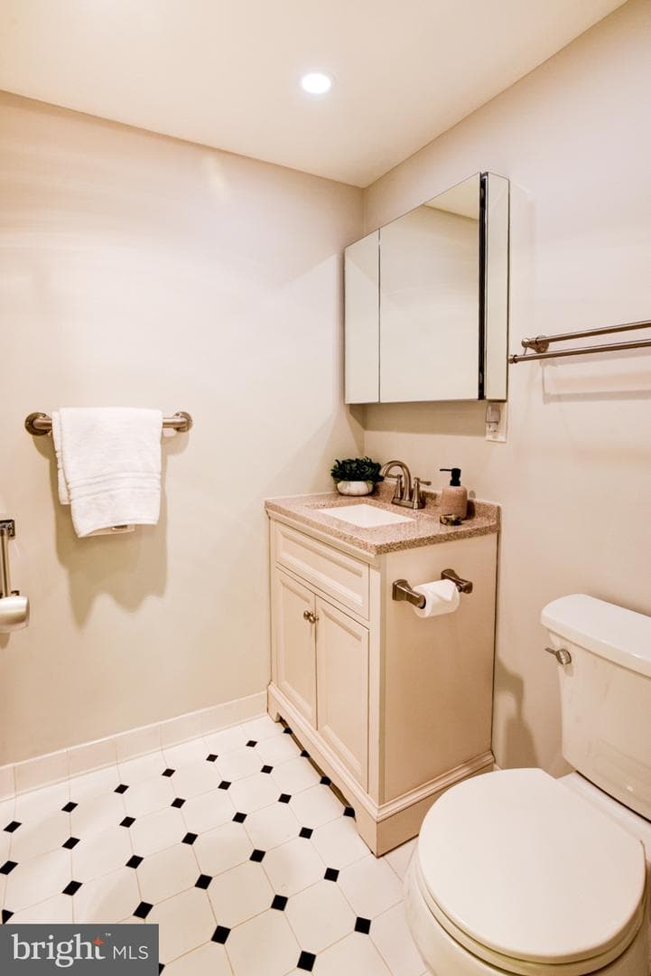 4100 Cathedral Avenue NW #512 photo 34