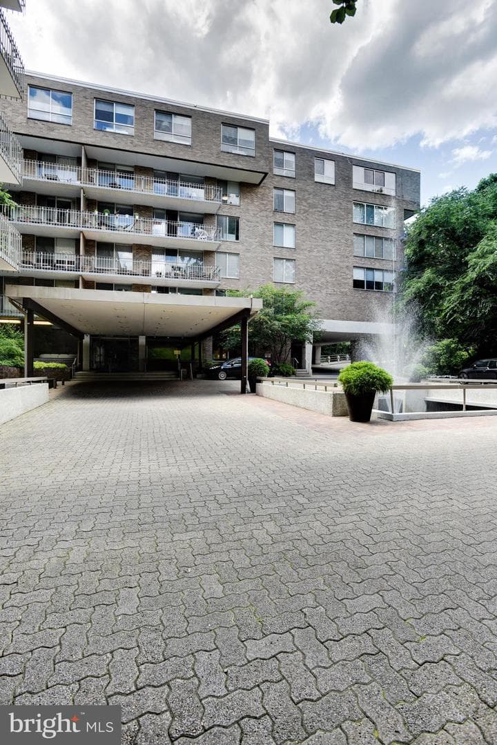 4100 Cathedral Avenue NW #512 photo 64