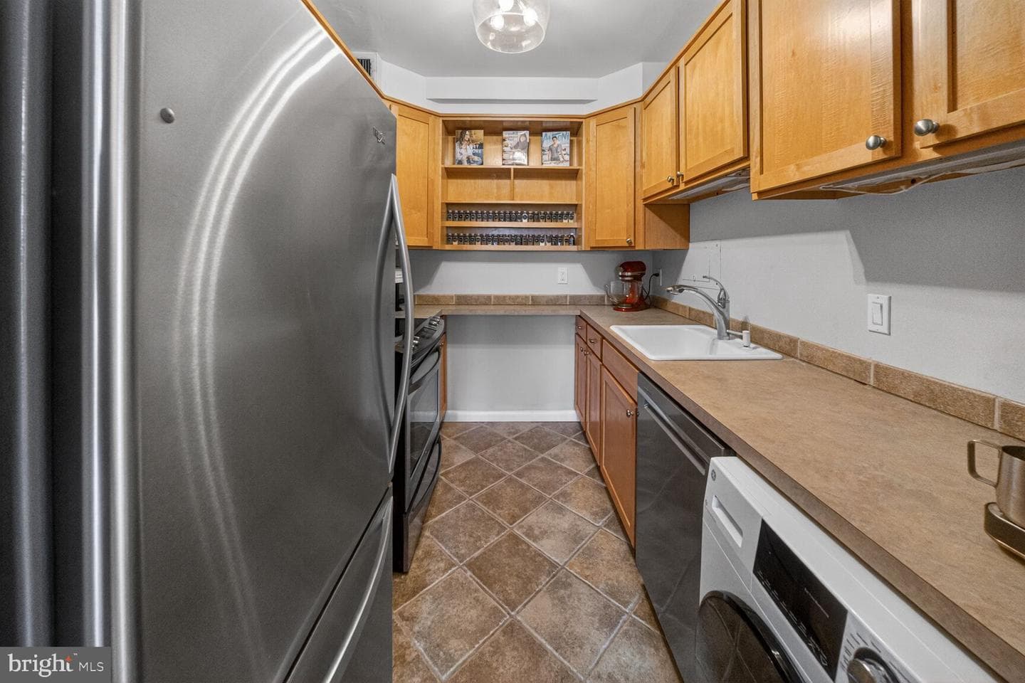 560 N SW #n615 photo 12