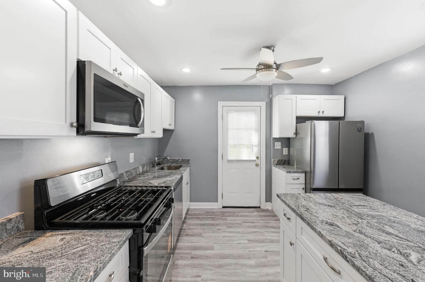 4029 Grant Street NE photo 10