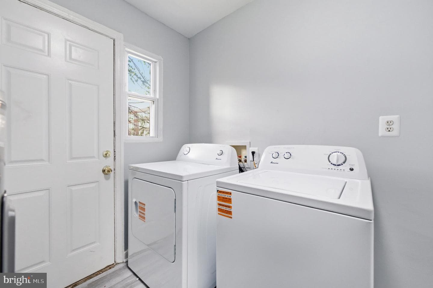 4029 Grant Street NE photo 16