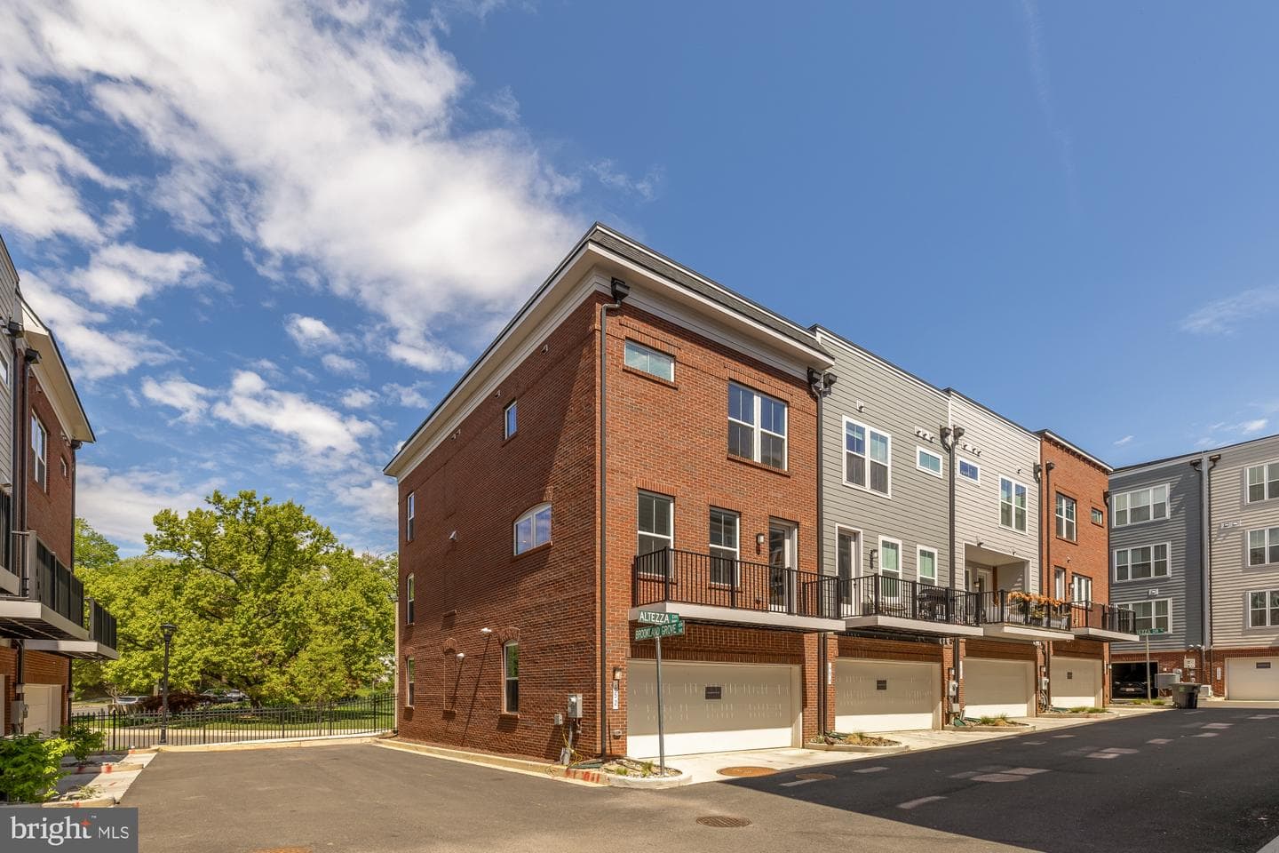 452 Altezza Drive NE photo 4