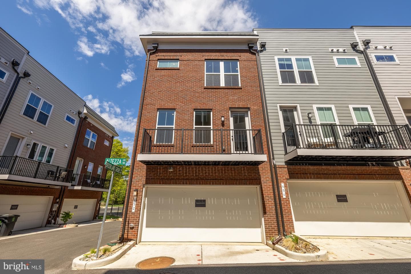 452 Altezza Drive NE photo 5
