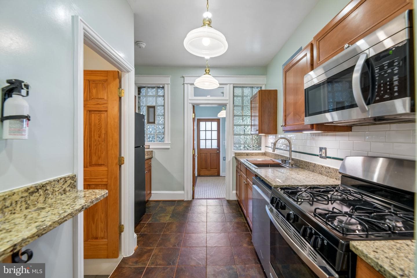 2119 3rd Street NE photo 22