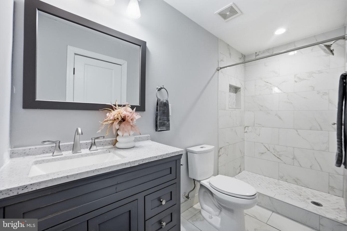 5037 Just Street NE photo 15