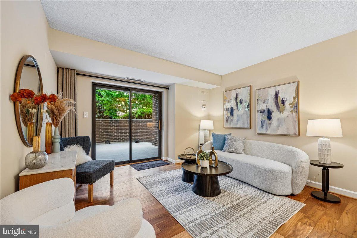 2111 Wisconsin Avenue NW #118 photo 35