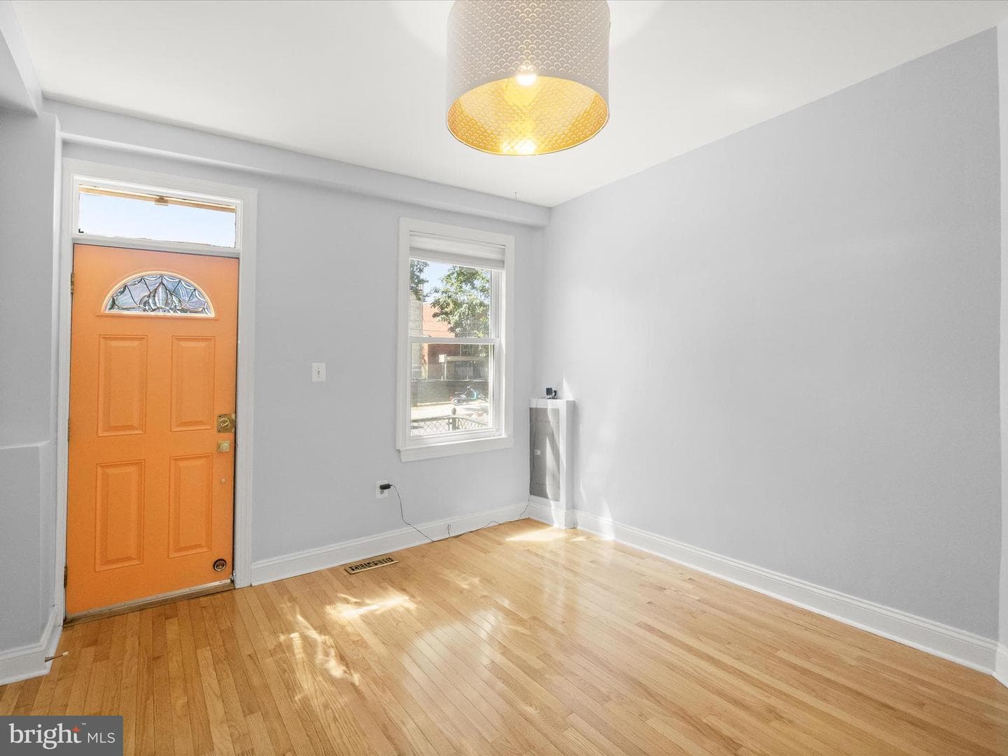 1648 Kramer Street NE photo 3