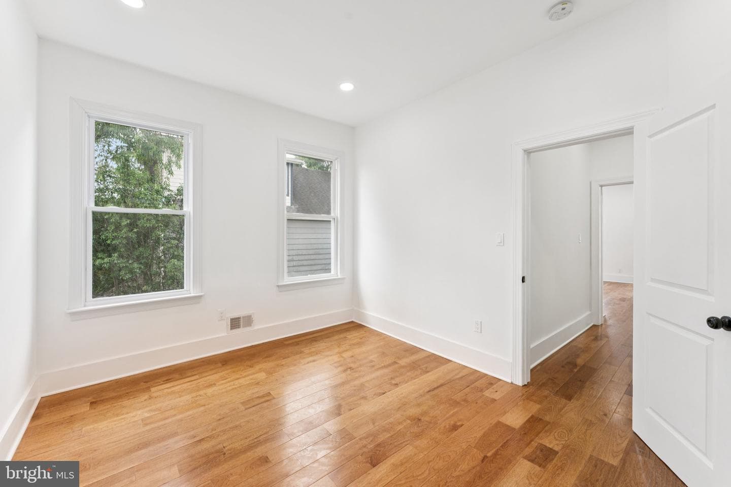2105 4th Street NE photo 21