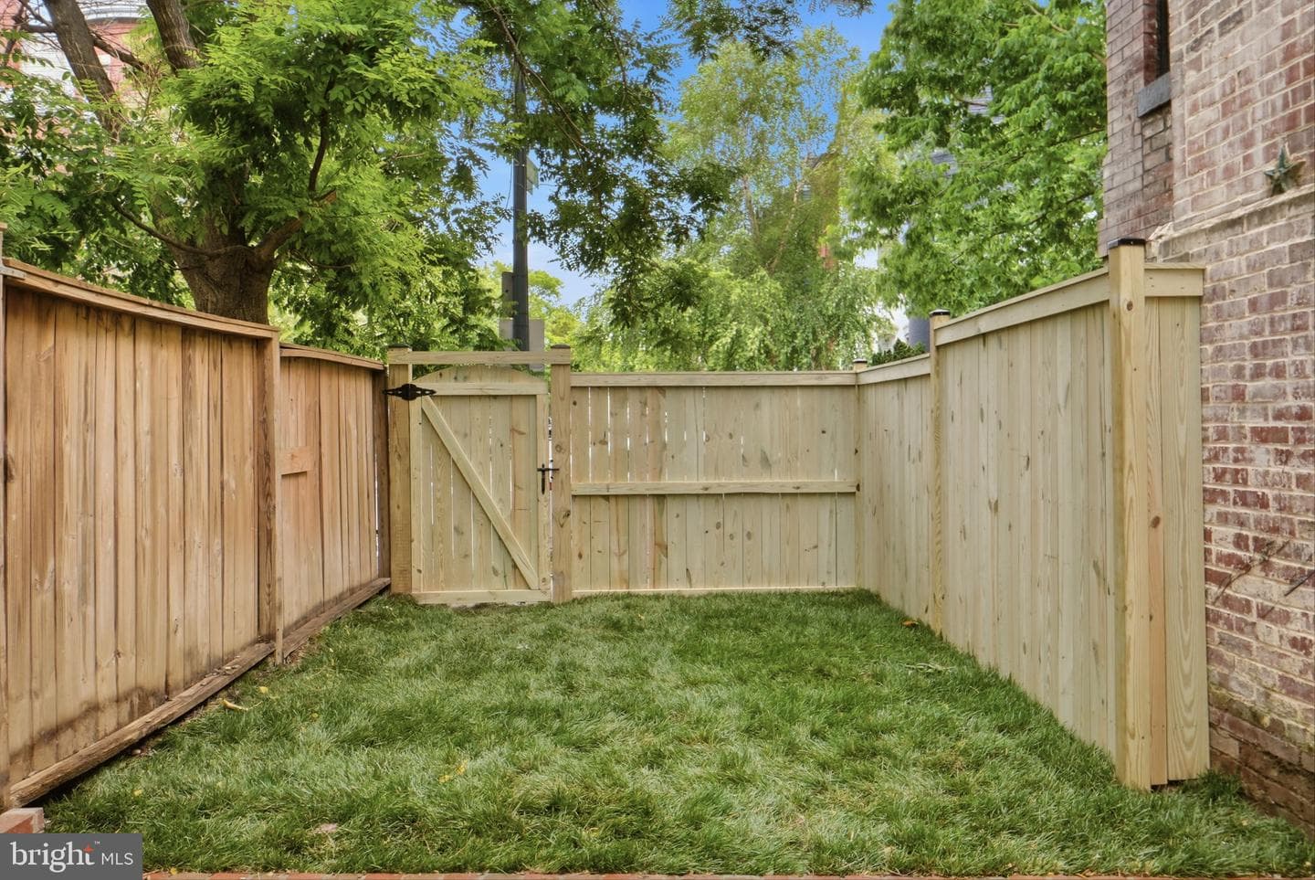1827 Vermont Avenue NW photo 32