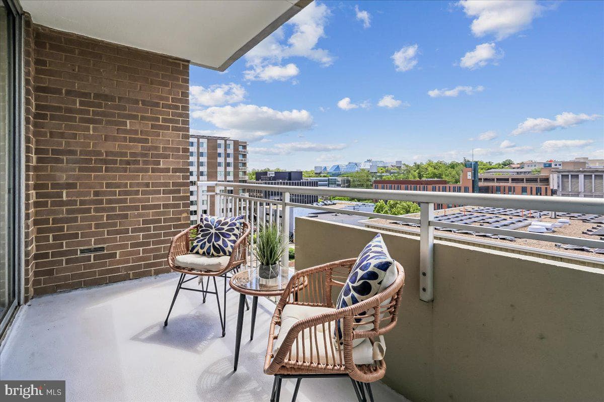 3001 Veazey Terrace NW #1307 photo 11