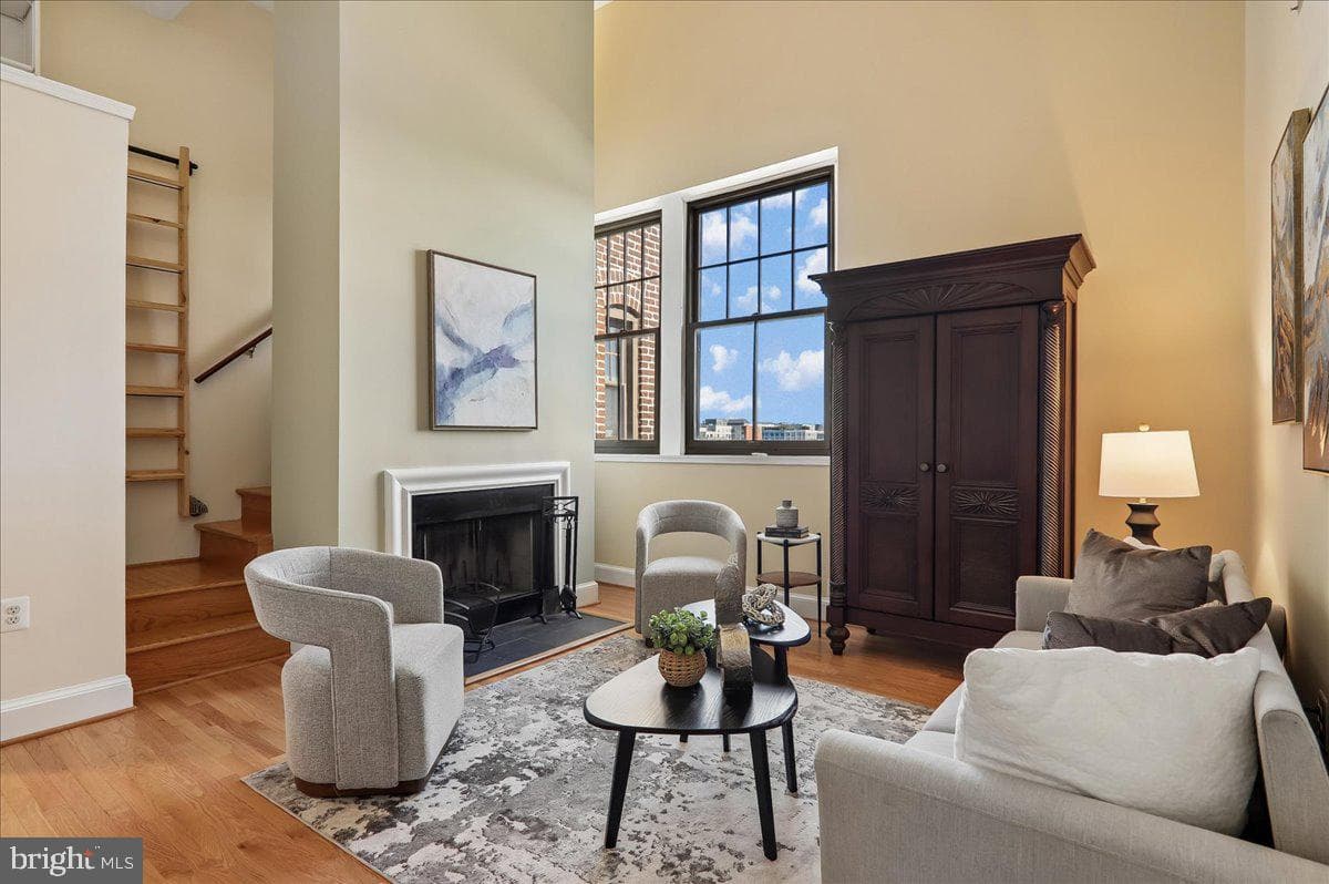 523 8th Street NE #302 photo 18
