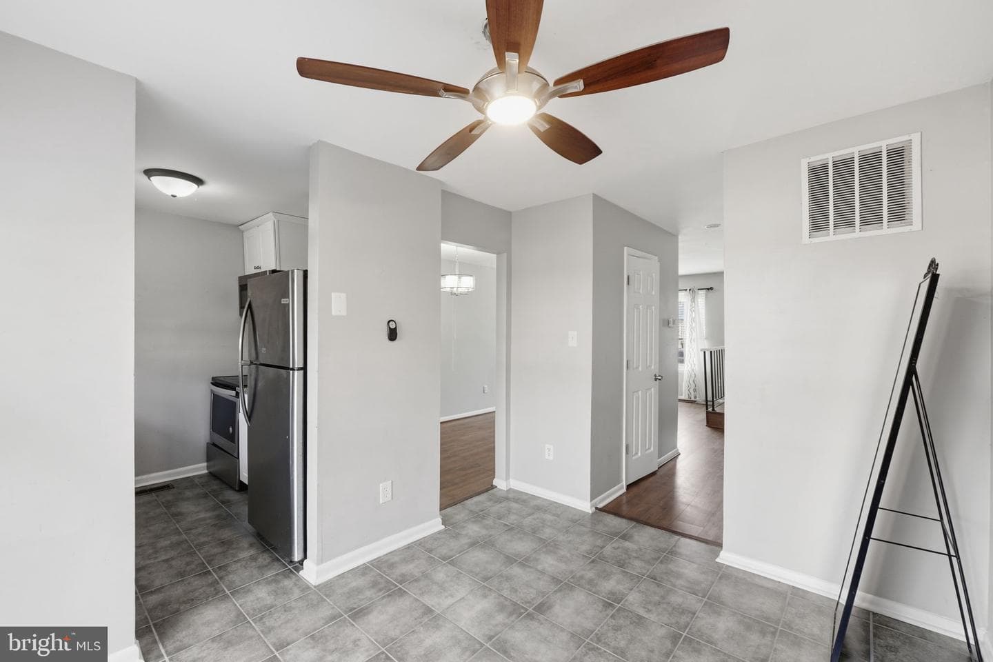 1102 Barnaby Terrace SE photo 15