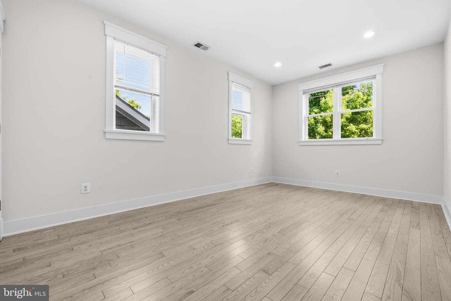 1608 Kearny Street NE photo 35