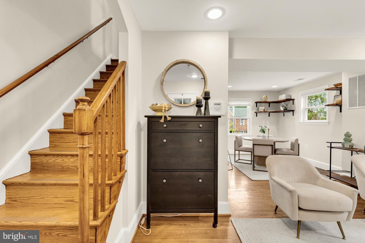 1917 T Place SE photo 5