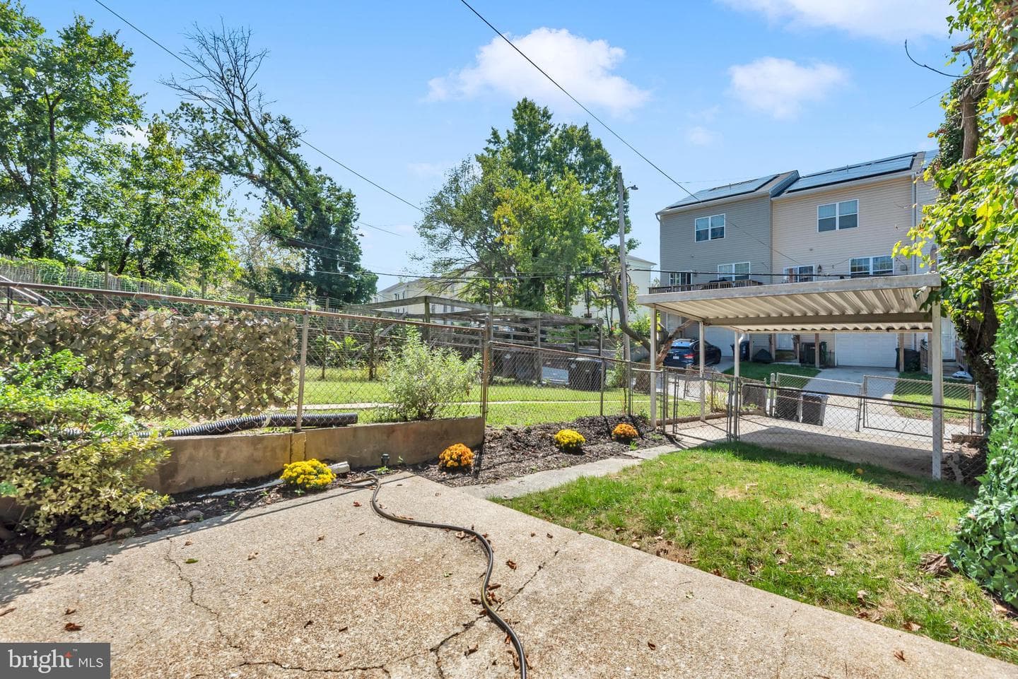 1527 Montana Avenue NE photo 21