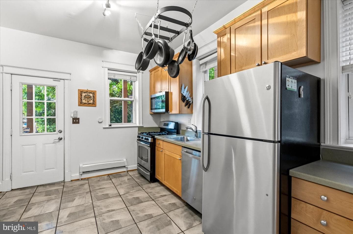 1032 Kenyon Street NW photo 12