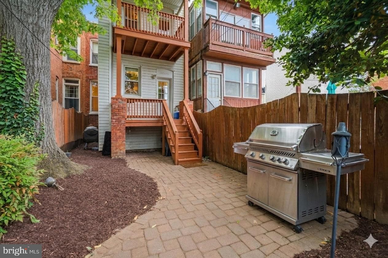 1032 Kenyon Street NW photo 32