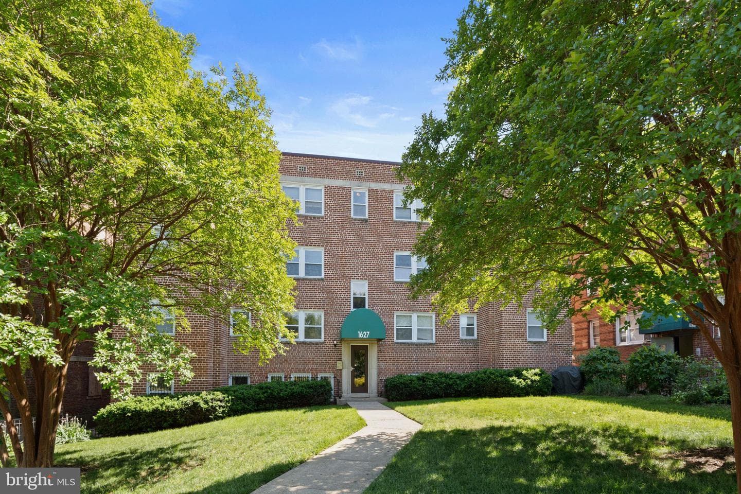 1627 Massachusetts Avenue SE #t1 (#b1) photo 3