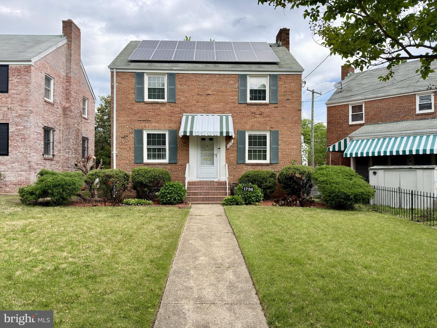 1736 Buchanan Street NE