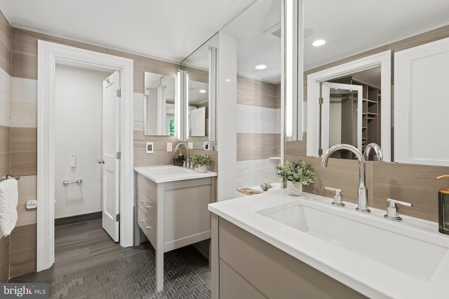 2928 44th Place NW photo 18
