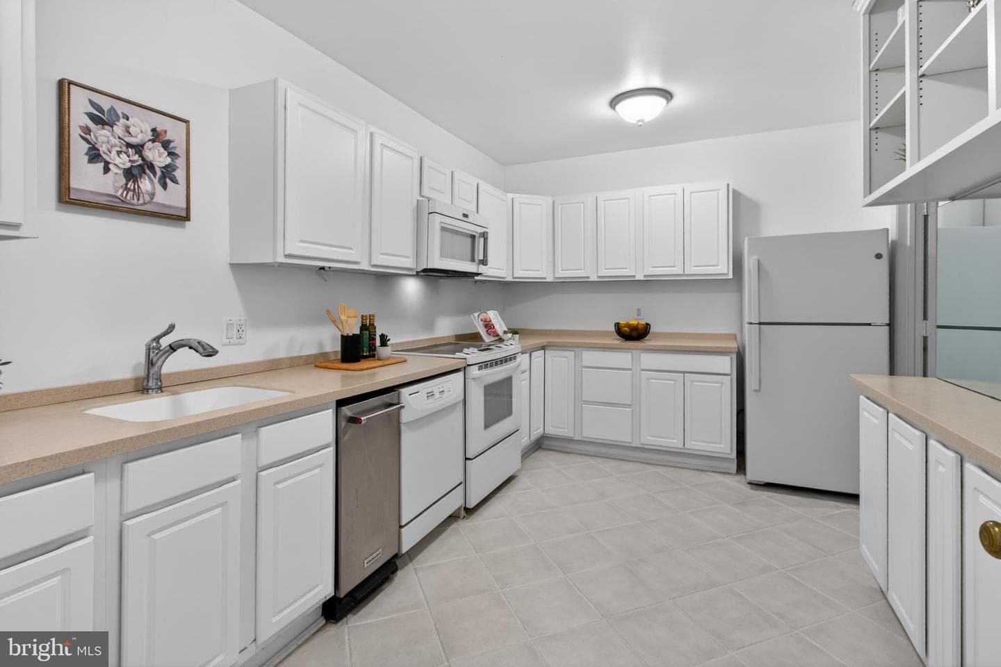 3297 Sutton Place NW #c photo 30