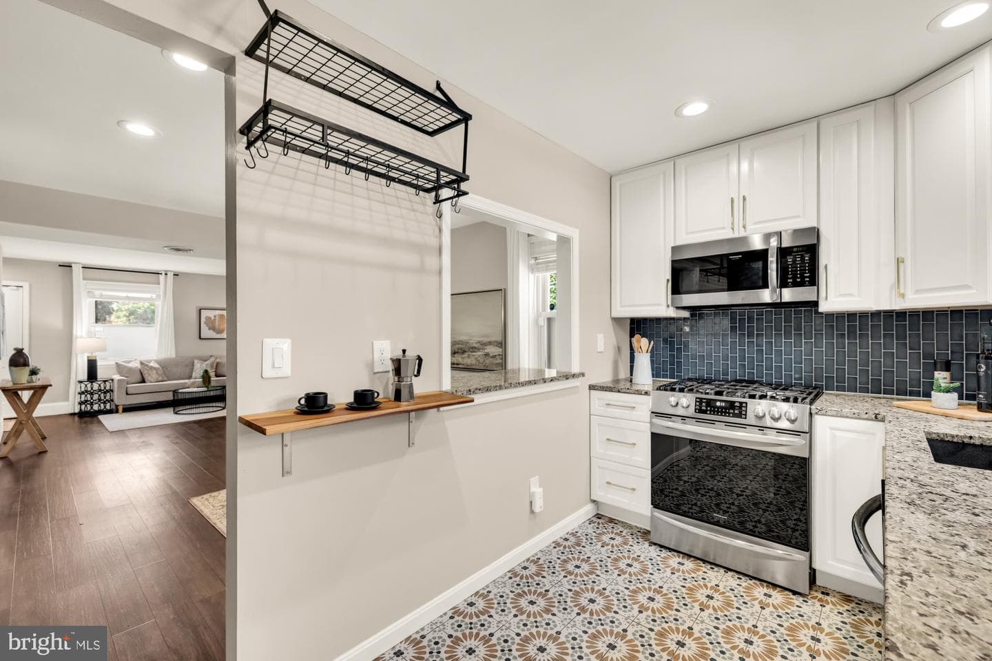 410 Franklin Street NE photo 15