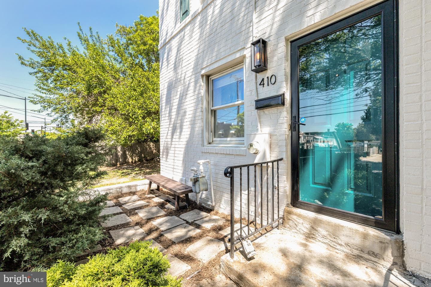 410 Franklin Street NE photo 4