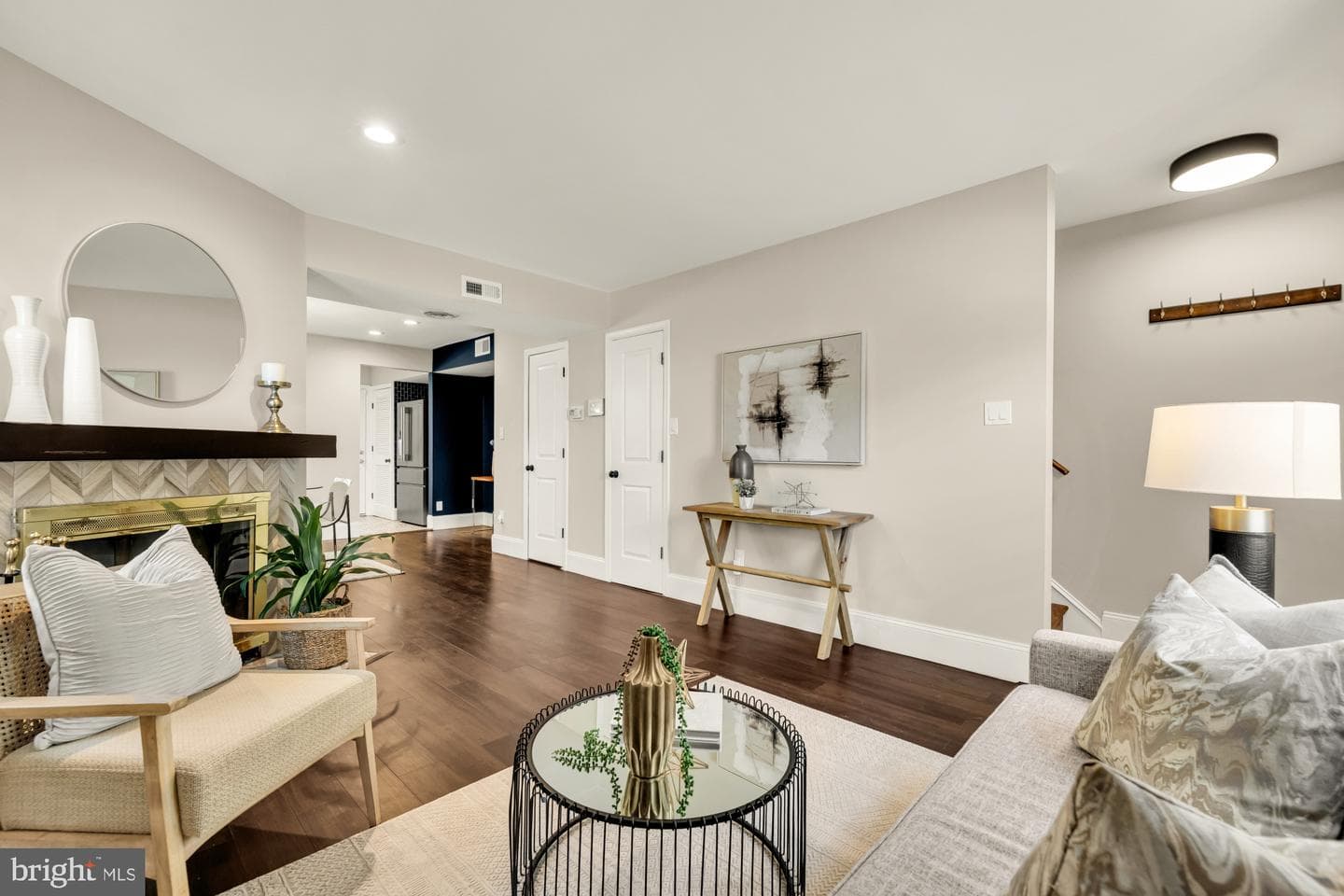 410 Franklin Street NE photo 7