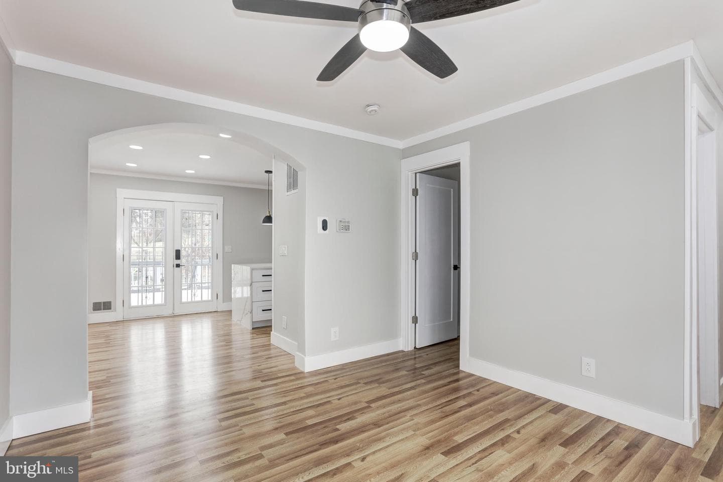 1366 Valley Place SE photo 4