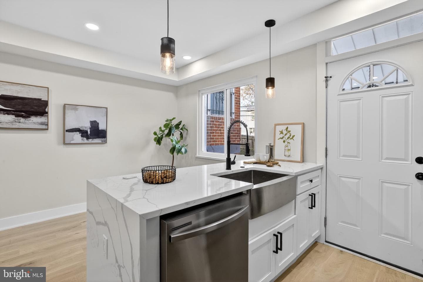 311 35th Street NE photo 11