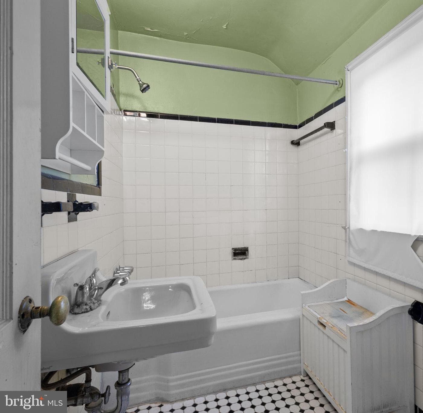 1711 Girard Street NE photo 19