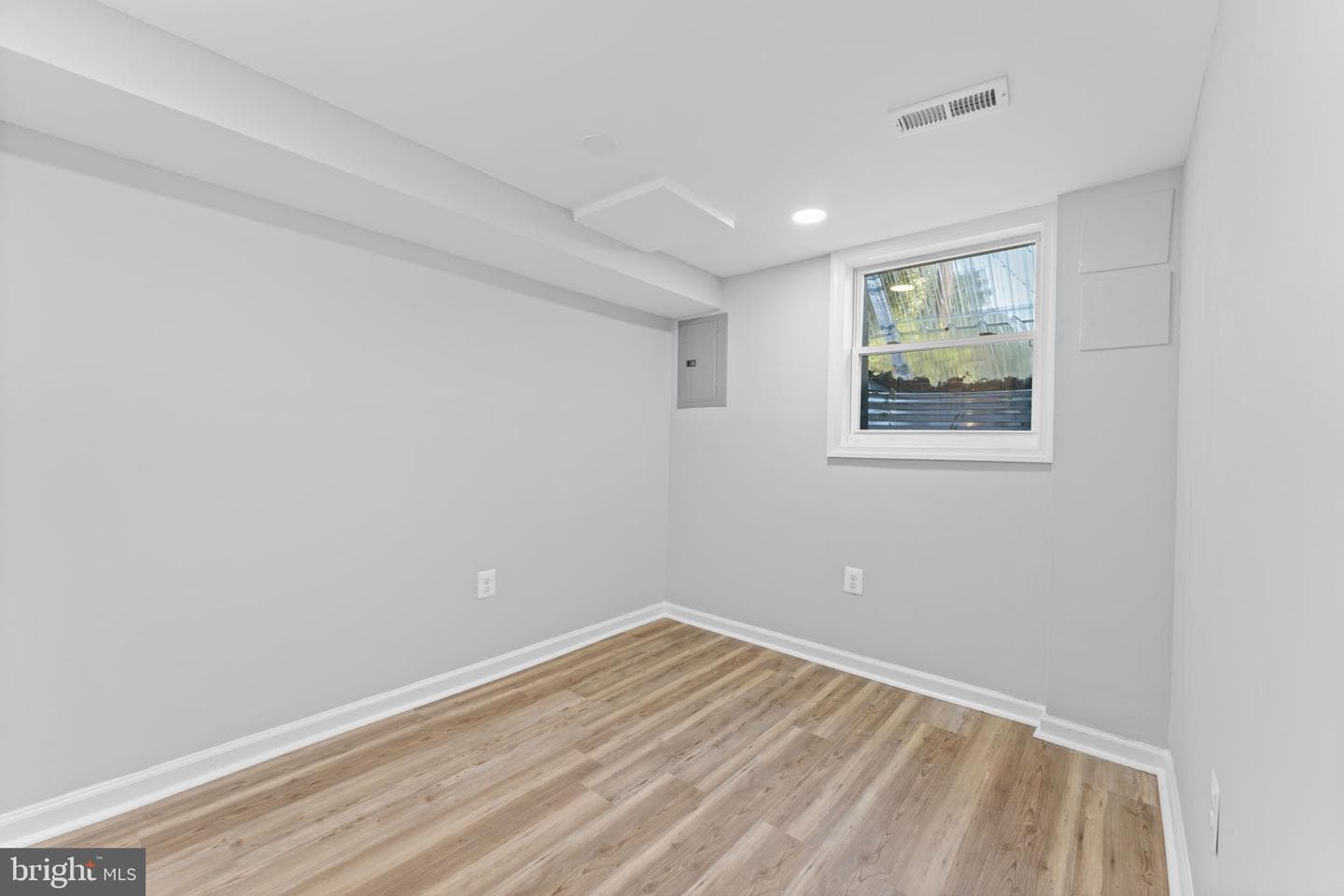 1447 Bangor Street SE photo 15