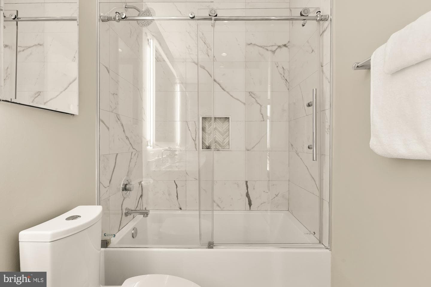 646 H Street NE #503 photo 16