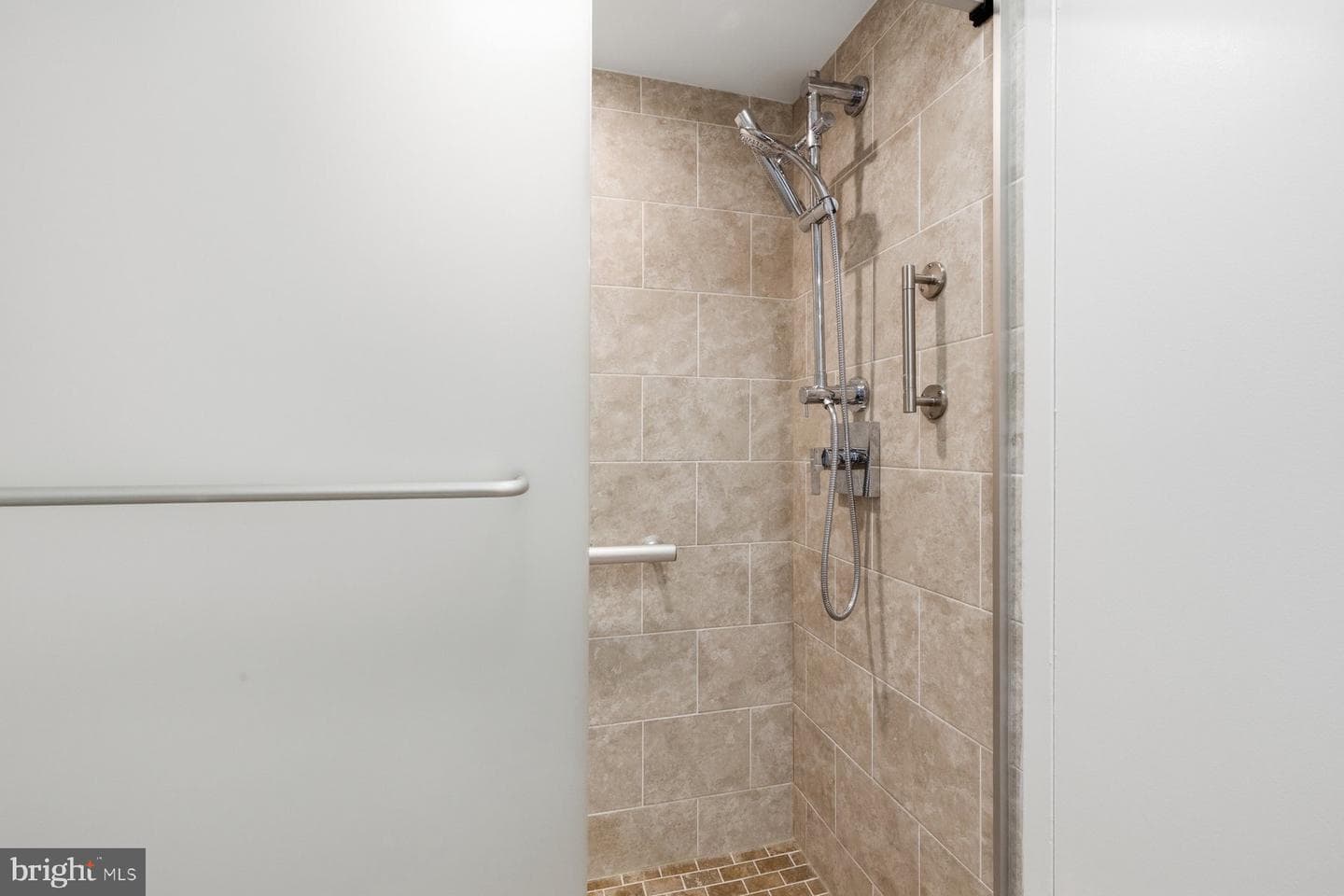 2501 Calvert Street NW #310 photo 8