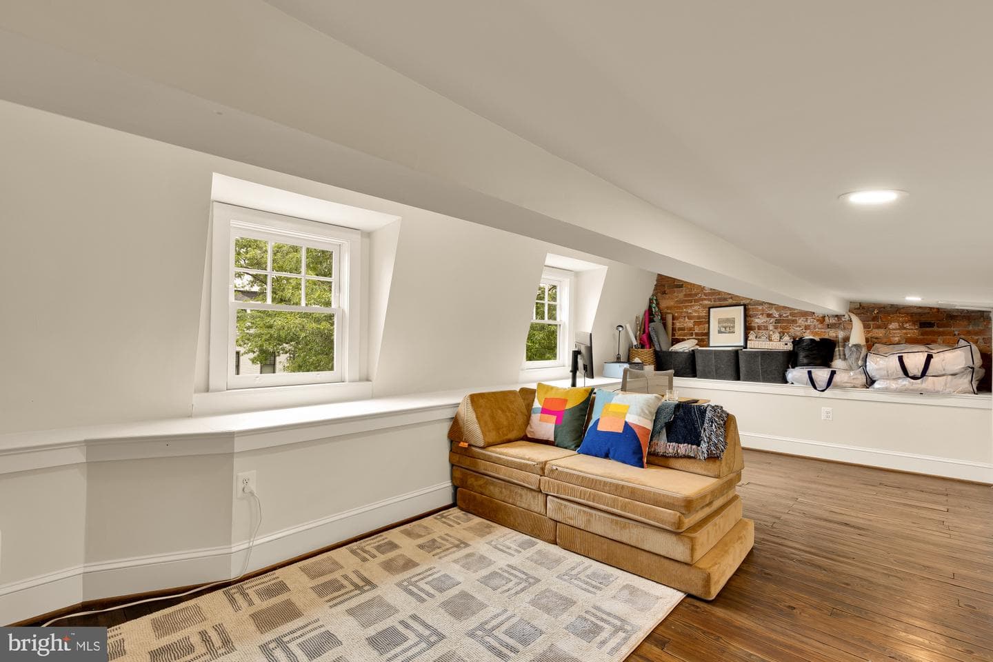 1626 Hobart Street NW photo 44