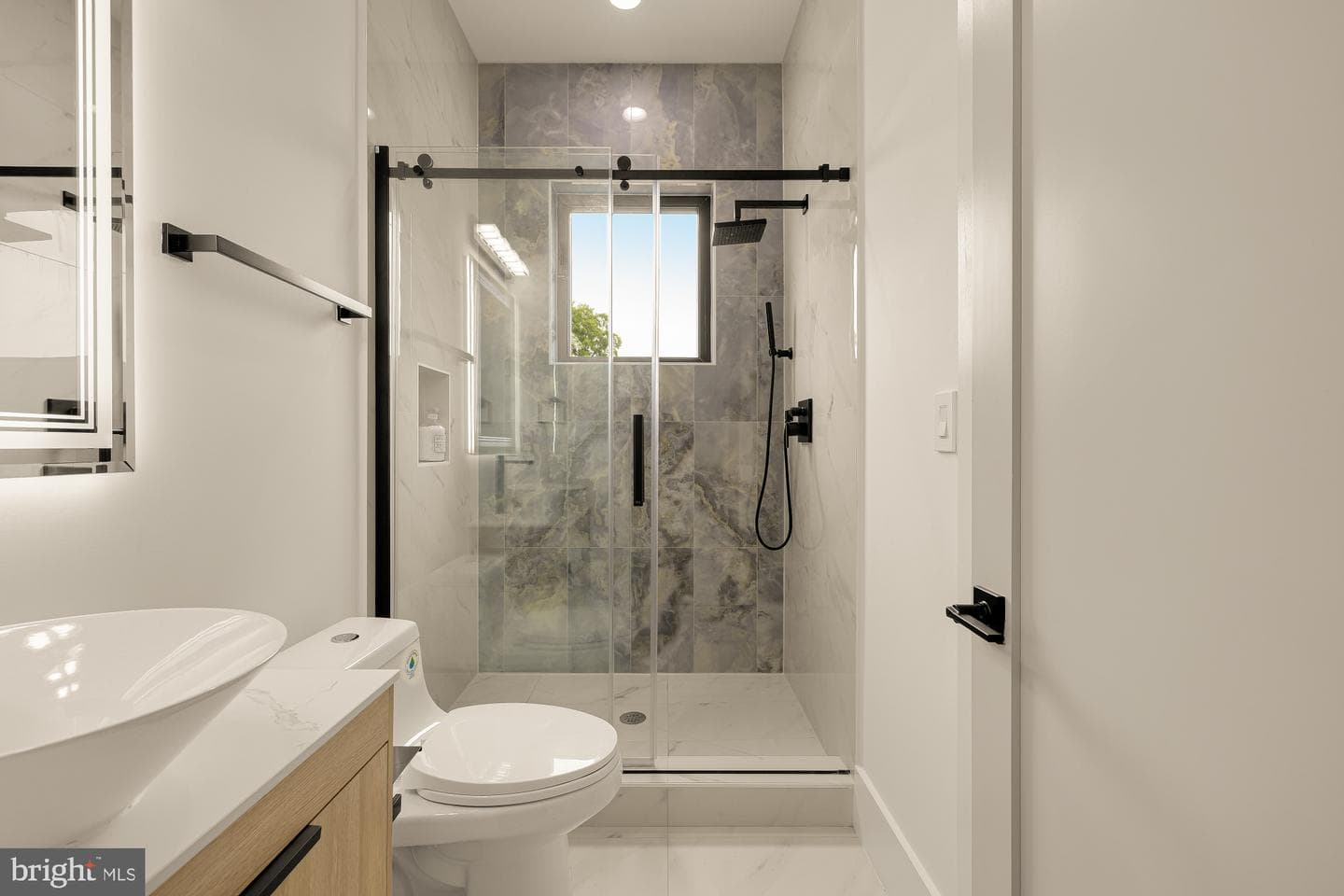 1140 Oates Street NE #201 photo 38