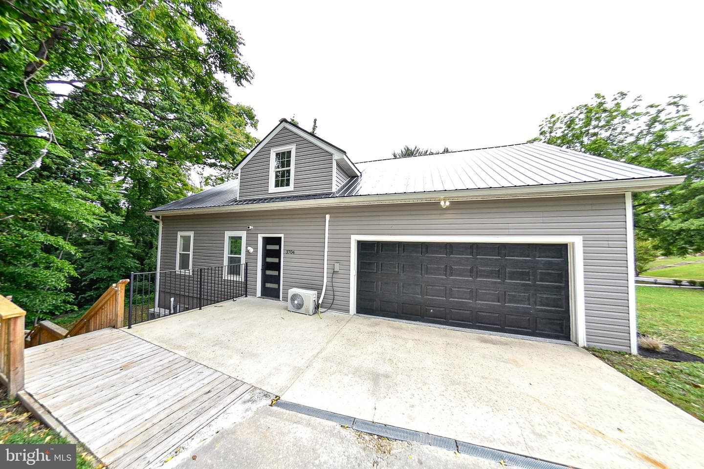 3704 Suitland Road SE photo 4