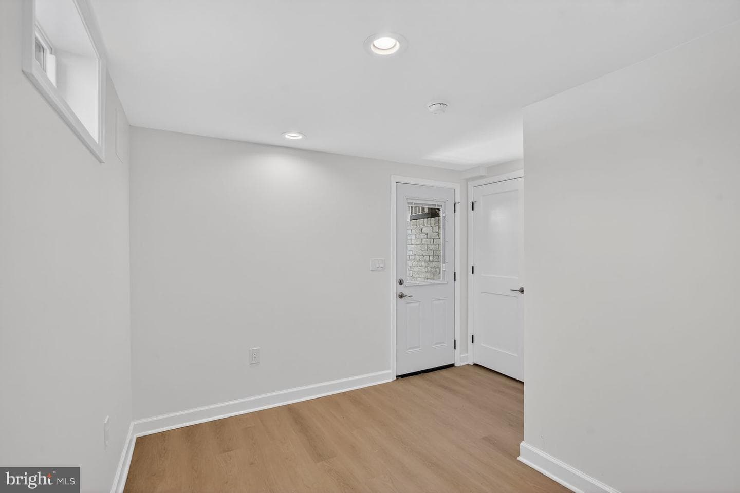 5821 5th Street NE photo 26