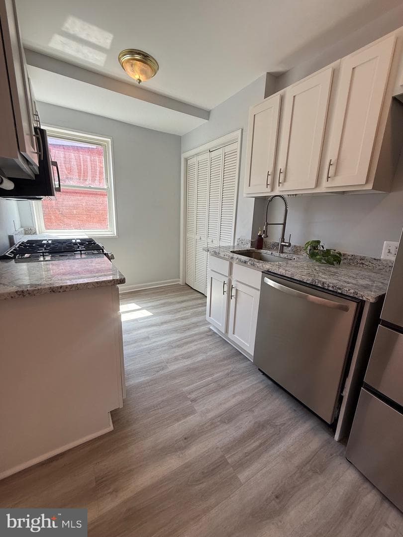 526 Kenyon Street NW #201 photo 4