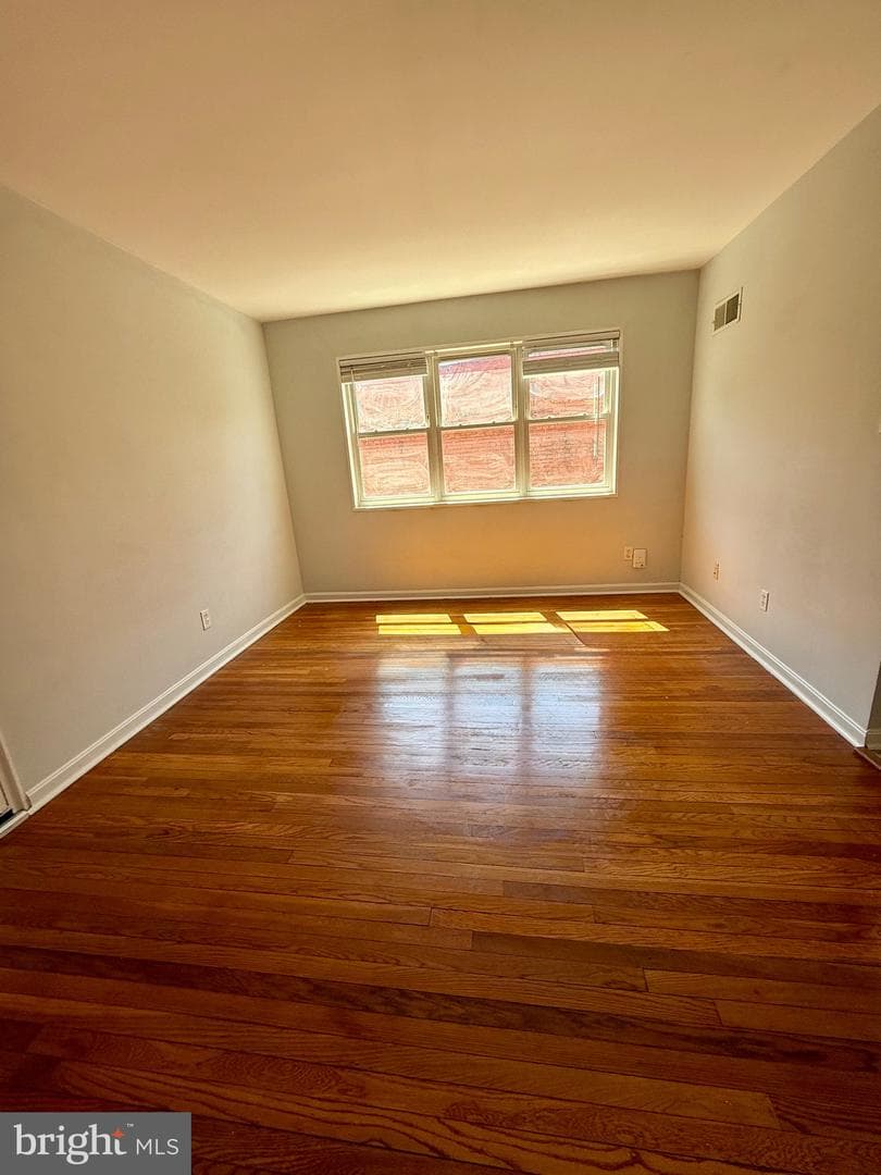 526 Kenyon Street NW #201 photo 5
